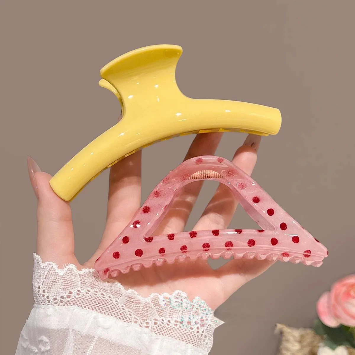 Korean Style Yellow Polka Dot Triangle Hair Claw Clip – Large Shark Clip for Back-of-Head Updo & Bun, Strong Hold Hair Accessory for Women
